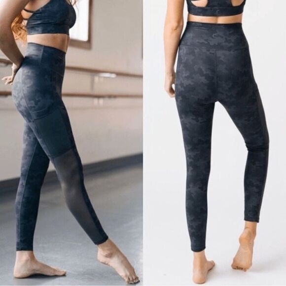 Size 4 Zyia Hero Grey Camo Mesh Paneled 7/8 Leggings LUH45 - Picture 1 of 7
